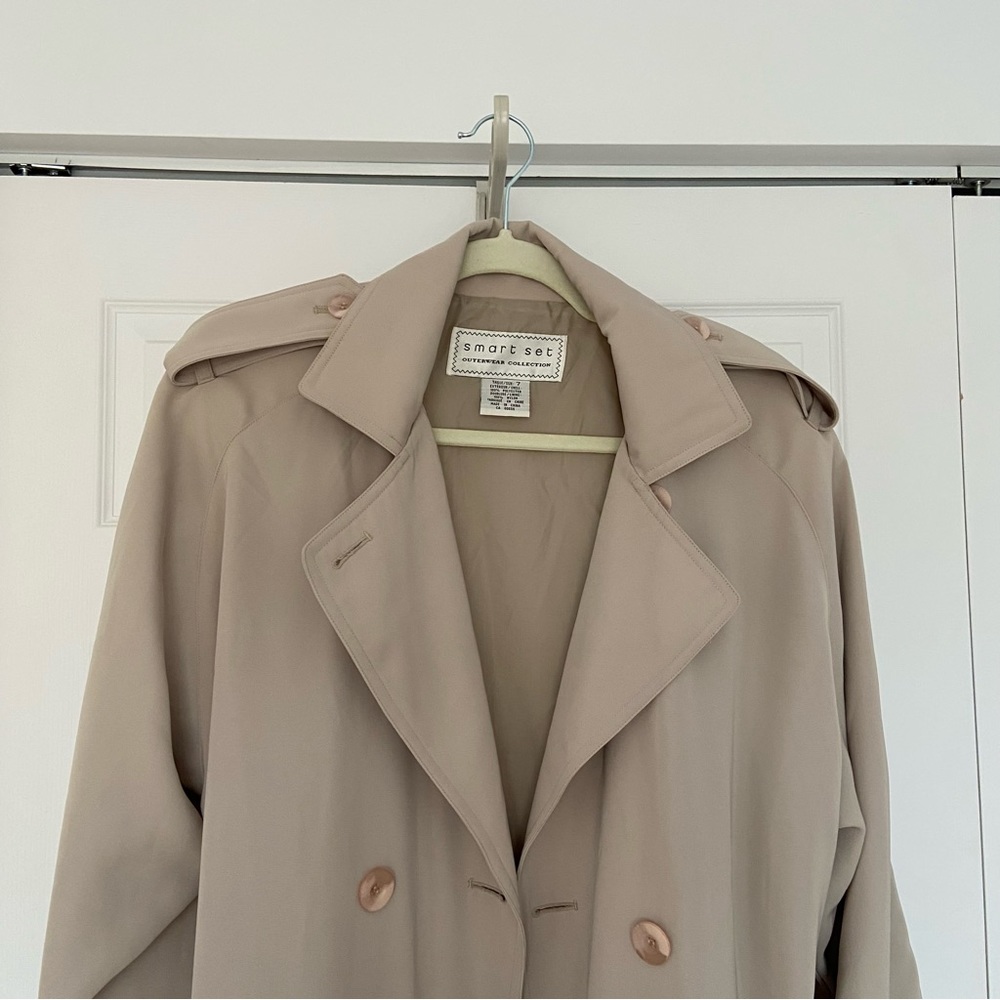 VINTAGE Beige Belted Trench Coat -Size 7 - Picture 7 of 10